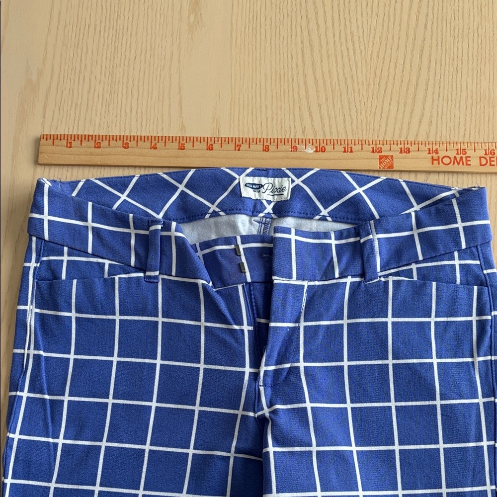 Old Navy Blue And White Patterned Pixie Pants - image 4